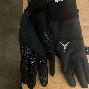 Men’s Jordan brand gloves XL with Dri-Fit technology